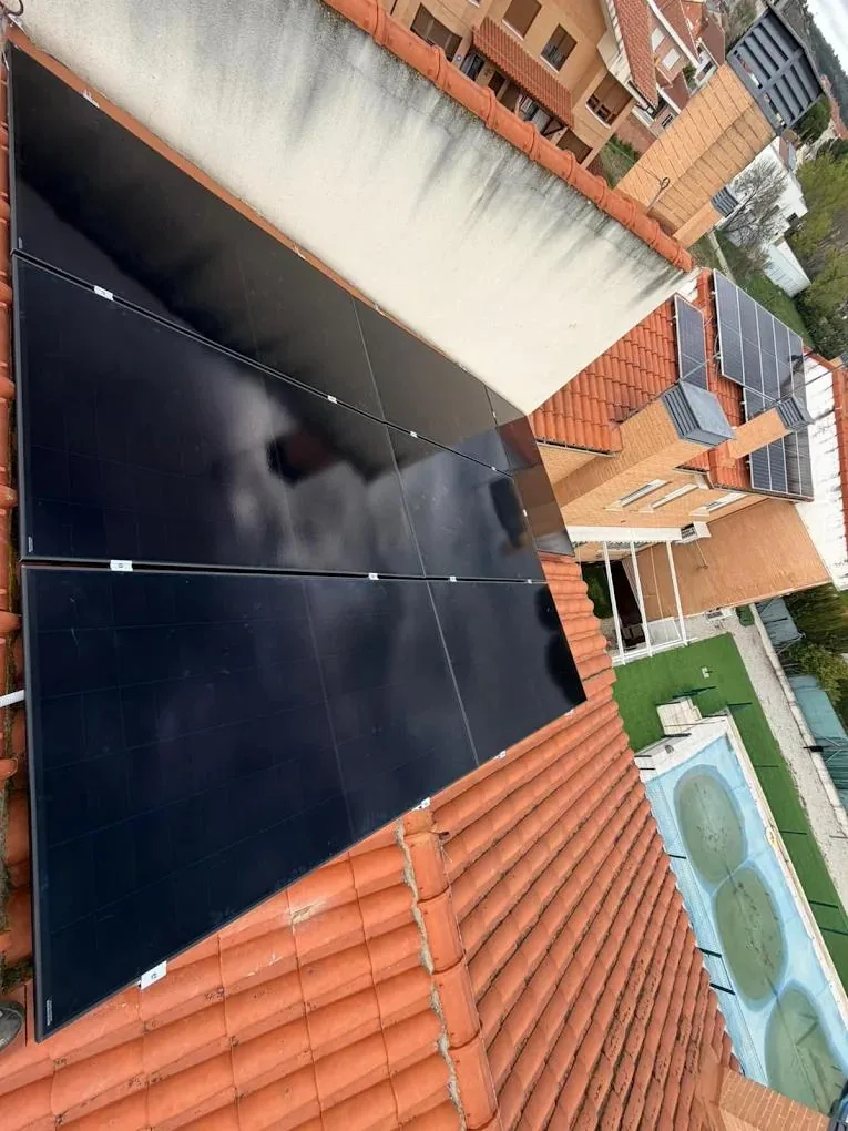 Instalación placas solares Olías del Rey — Esolia
