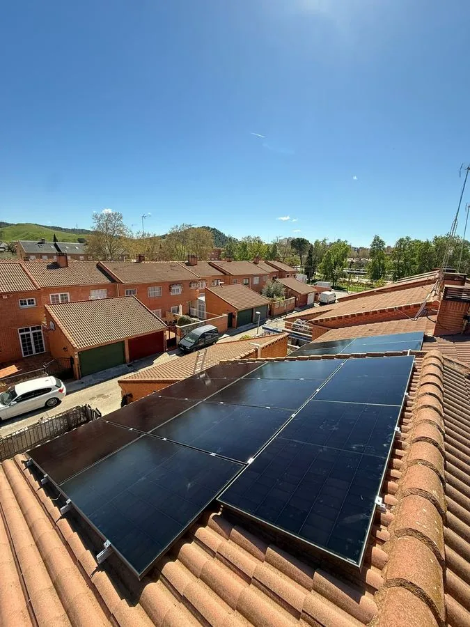 Instalación placas solares Alcalá de Henares — Esolia